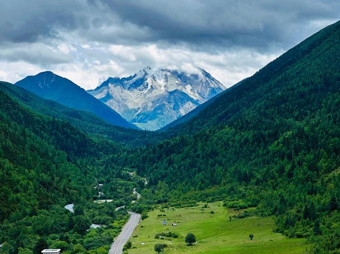 新加坡服务器：亚洲数字枢纽的顶级选择，为何全球企业都青睐？